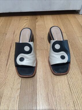 PALOMA WOOL balance yin yang heeled mules